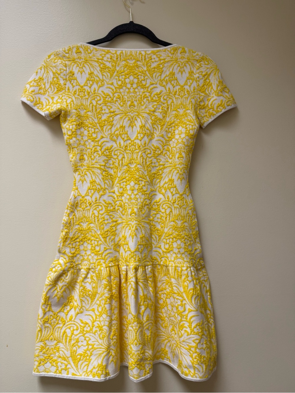 NWOT🌼  BCBGMAXAZRIA yellow and white textured knit mini dress 🌻 - Picture 3 of 11
